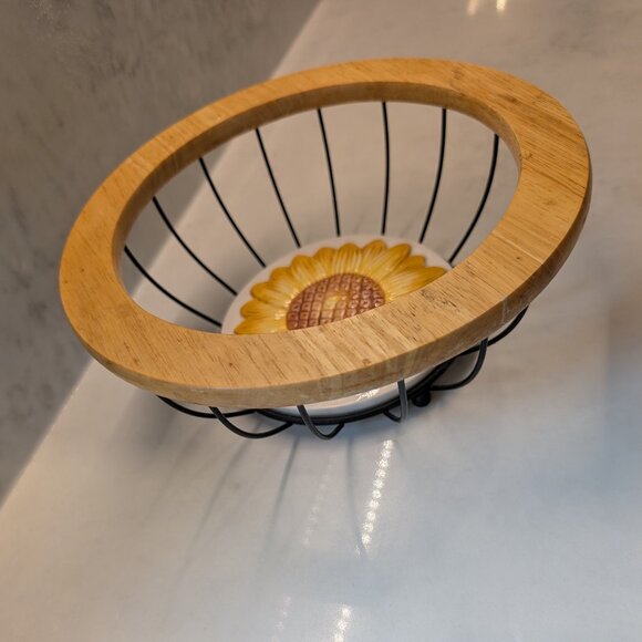 Sunflower metal wood and ceramic basket - Picture 3 of 7